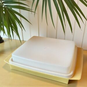 Vintage 1970s Tupperware Deviled Egg Carrier Container Yellow Lid Retro Kitchen